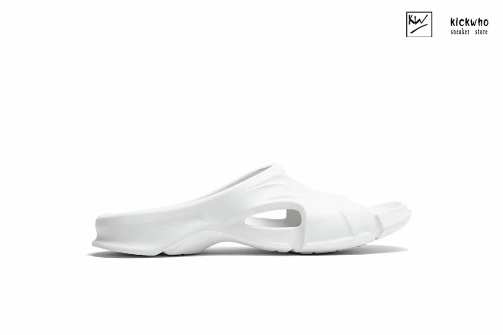 Ba*len*cia*ga mold slide sandal all white