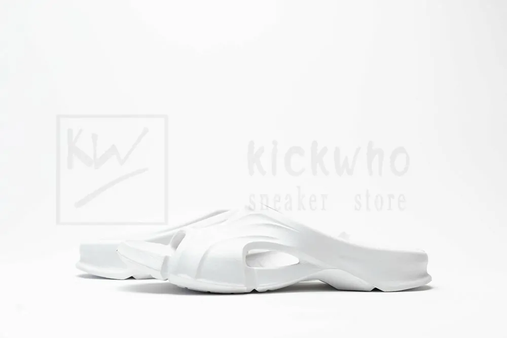 Ba*len*cia*ga mold slide sandal all white