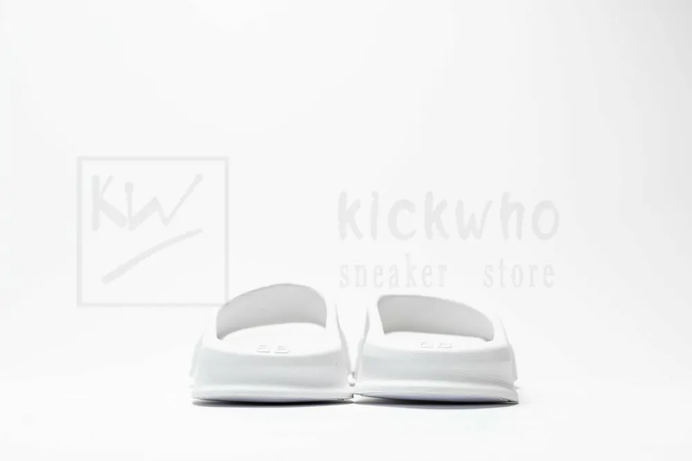 Ba*len*cia*ga mold slide sandal all white