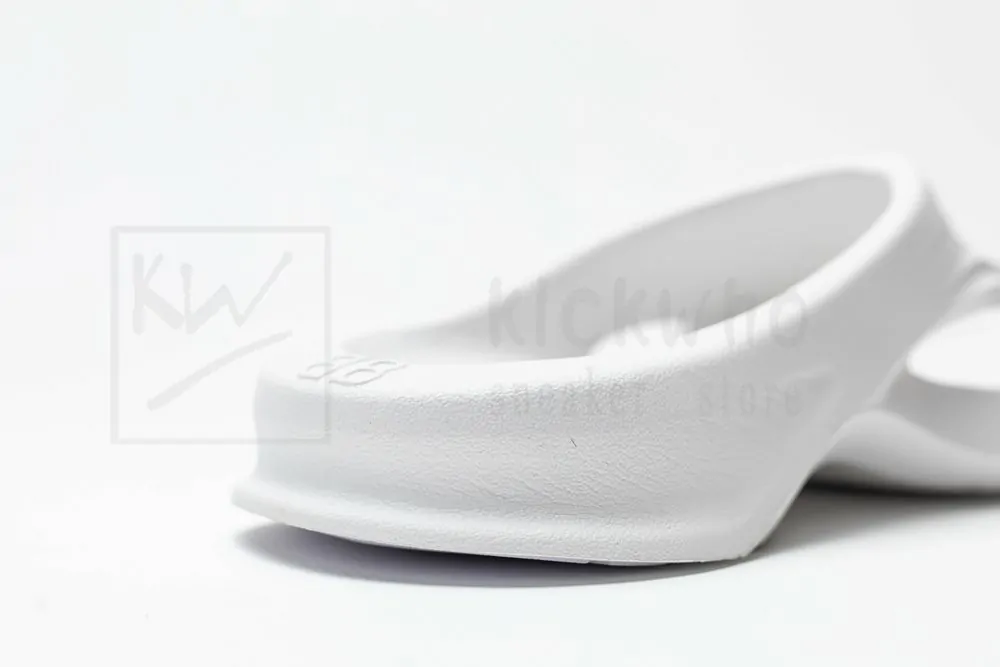 Ba*len*cia*ga mold slide sandal all white