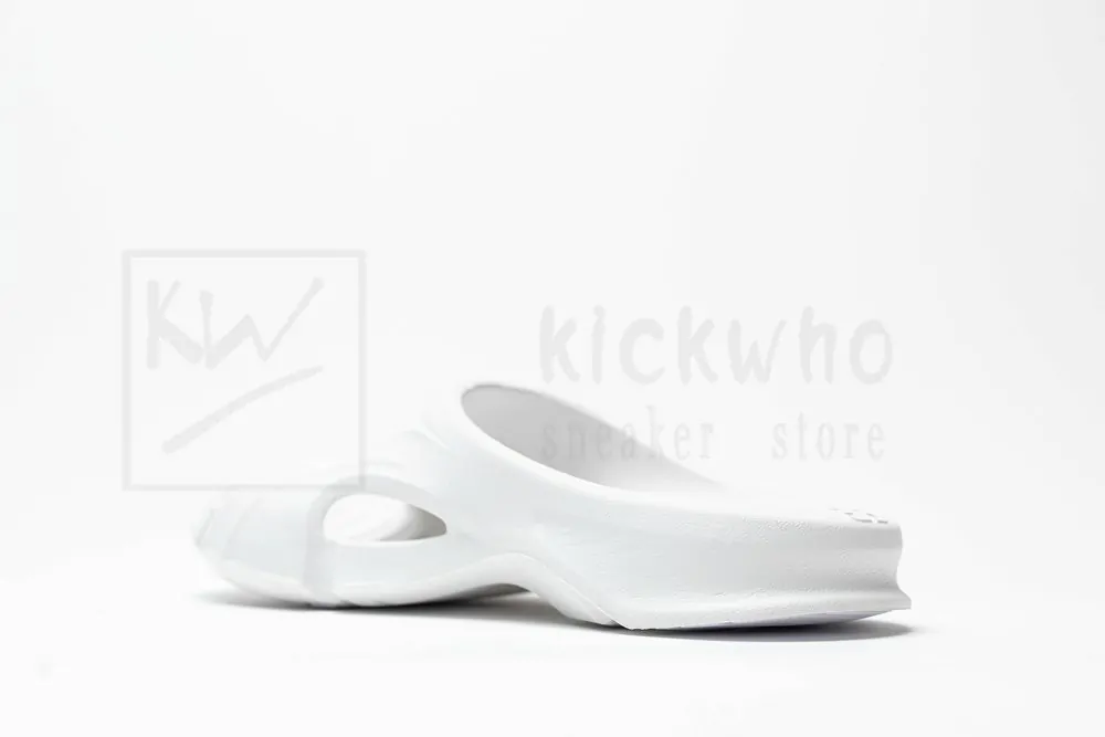 Ba*len*cia*ga mold slide sandal all white