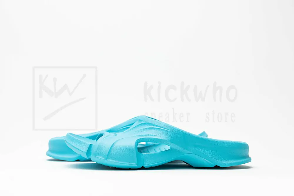 Ba*len*cia*ga mold slide sandal blue