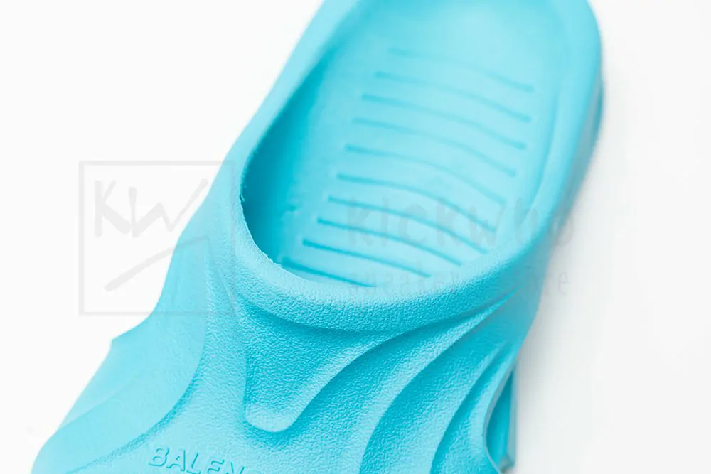 Ba*len*cia*ga mold slide sandal blue
