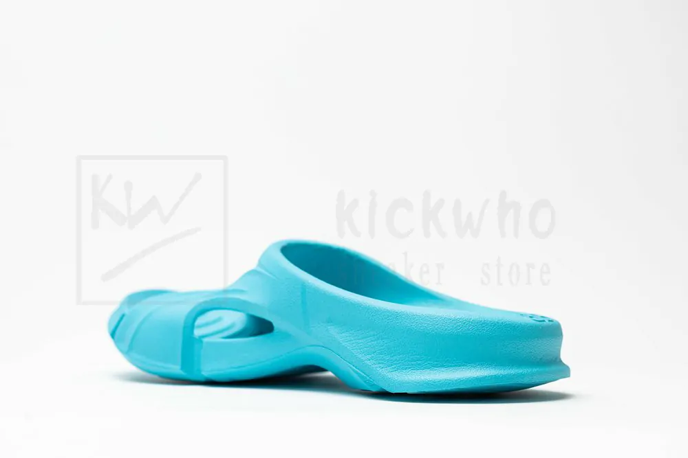 Ba*len*cia*ga mold slide sandal blue