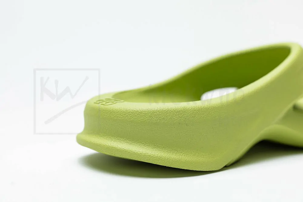 Ba*len*cia*ga mold slide sandal matcha green