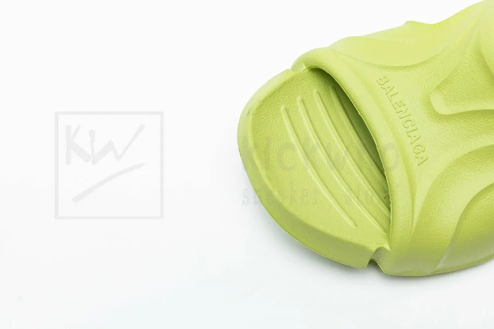 Ba*len*cia*ga mold slide sandal matcha green