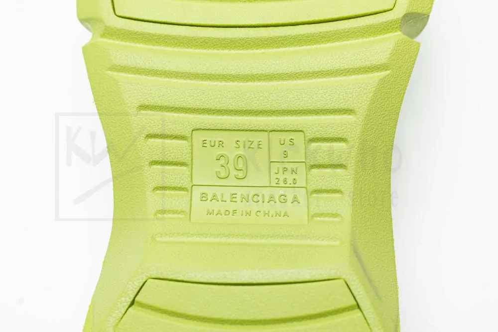 Ba*len*cia*ga mold slide sandal matcha green