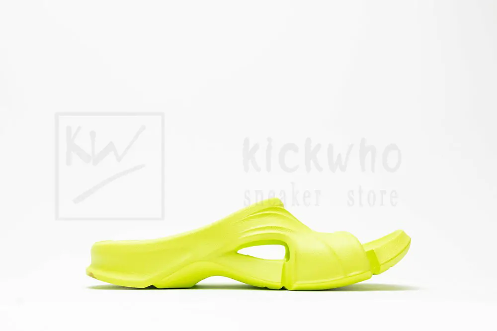 Ba*len*cia*ga mold slide sandal fluorescent green