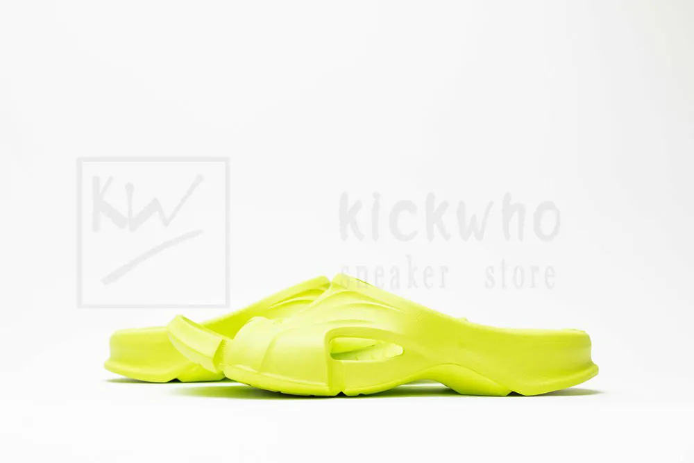 Ba*len*cia*ga mold slide sandal fluorescent green