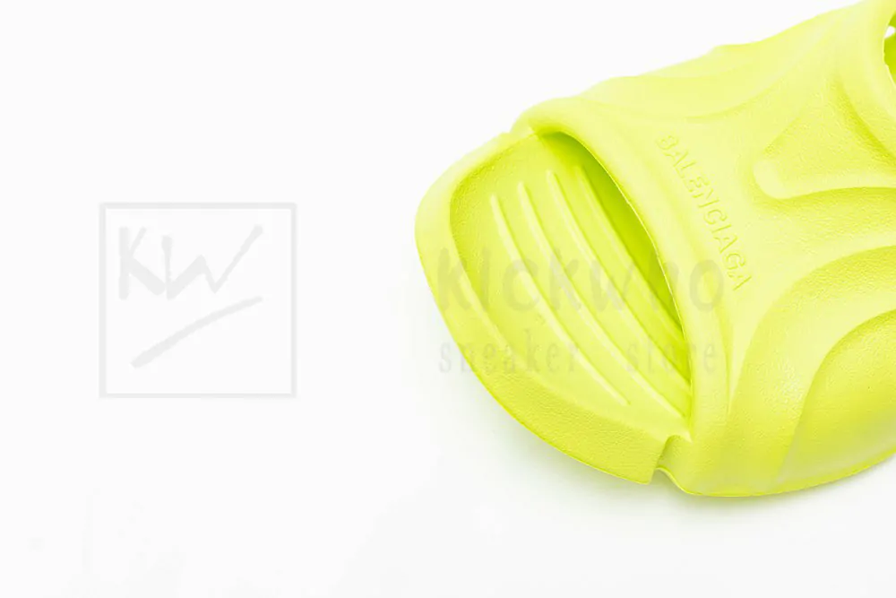 Ba*len*cia*ga mold slide sandal fluorescent green