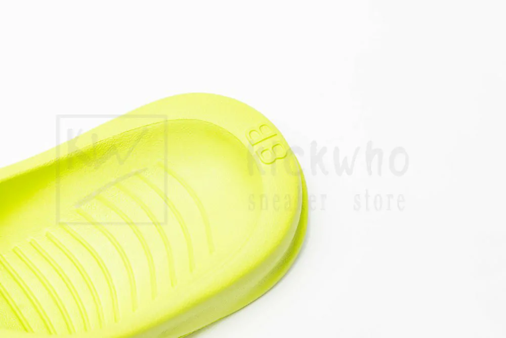 Ba*len*cia*ga mold slide sandal fluorescent green