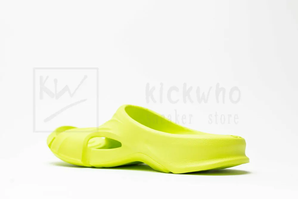 Ba*len*cia*ga mold slide sandal fluorescent green