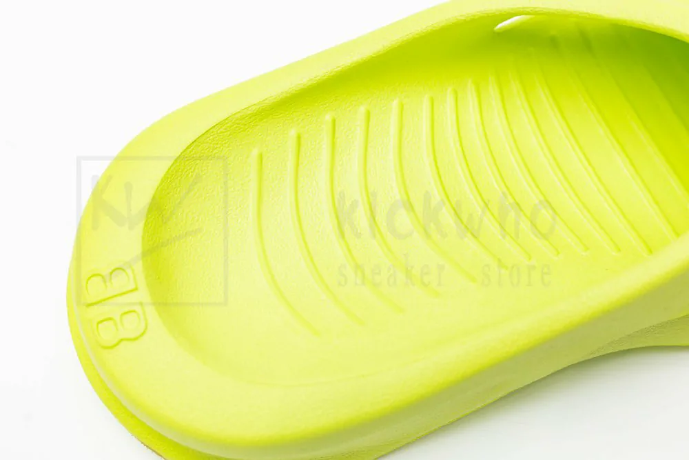 Ba*len*cia*ga mold slide sandal fluorescent green
