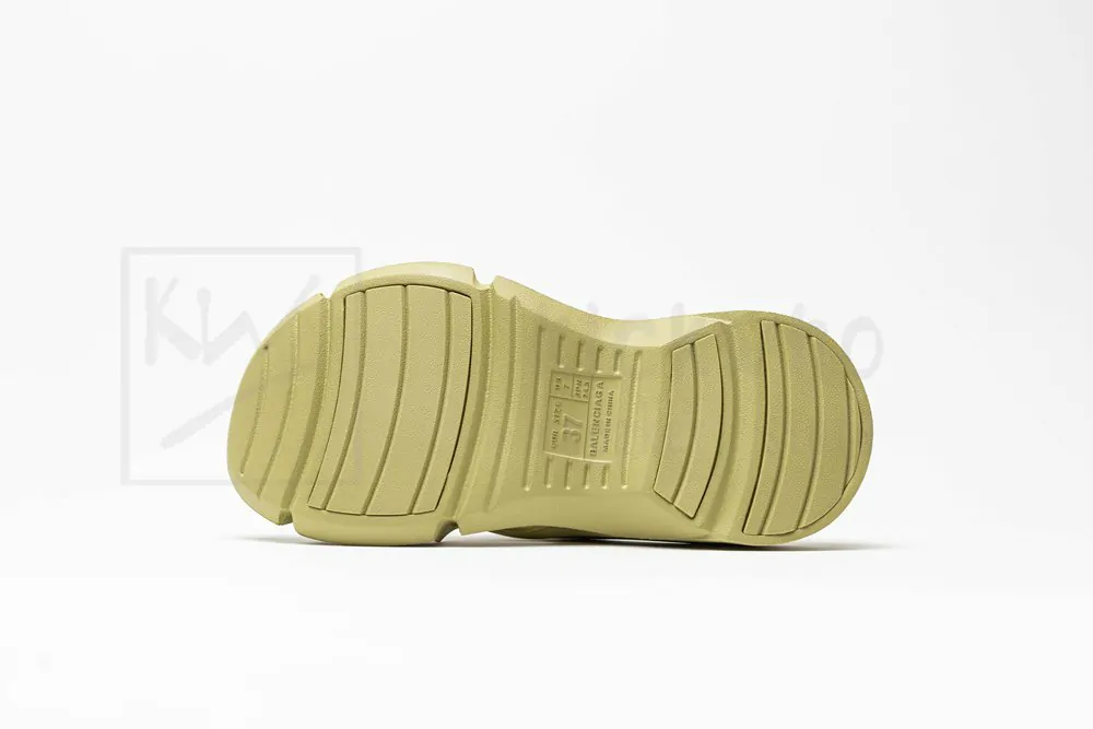 Ba*len*cia*ga mold slide sandal avocado