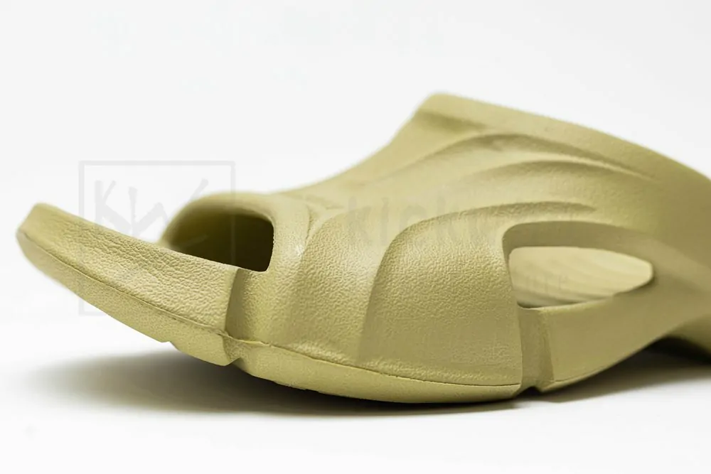 Ba*len*cia*ga mold slide sandal avocado