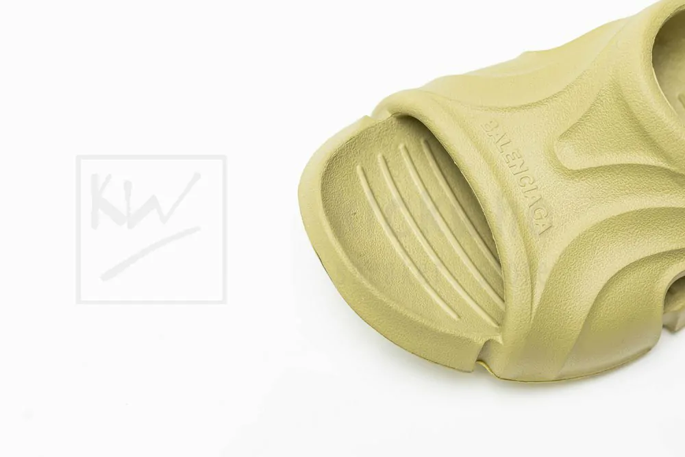 Ba*len*cia*ga mold slide sandal avocado
