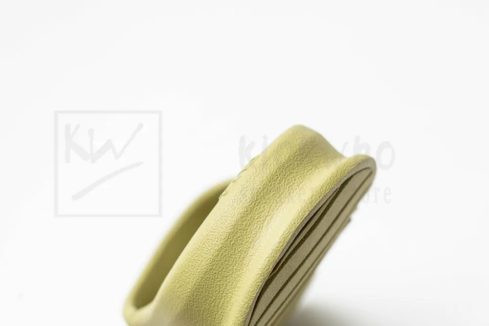 Ba*len*cia*ga mold slide sandal avocado