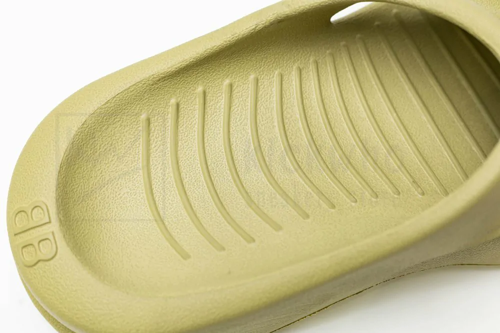 Ba*len*cia*ga mold slide sandal avocado