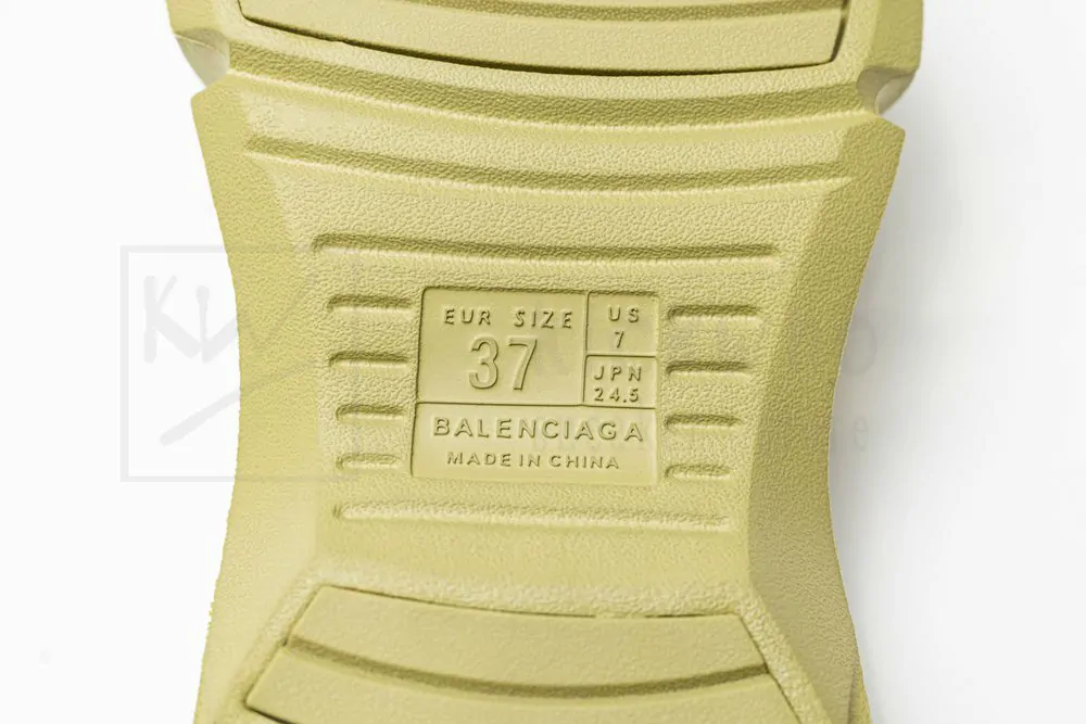 Ba*len*cia*ga mold slide sandal avocado