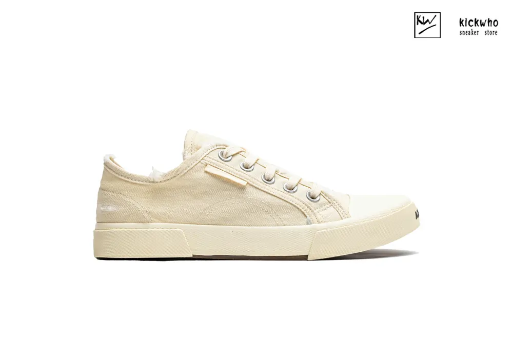 Ba*len*cia*ga paris low sneaker in white