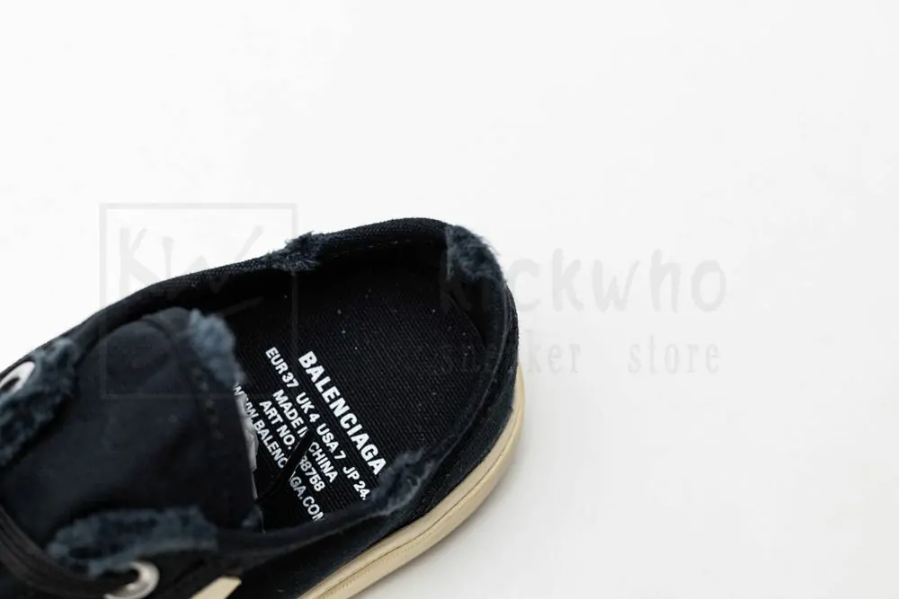 Ba*len*cia*ga paris low sneaker in black
