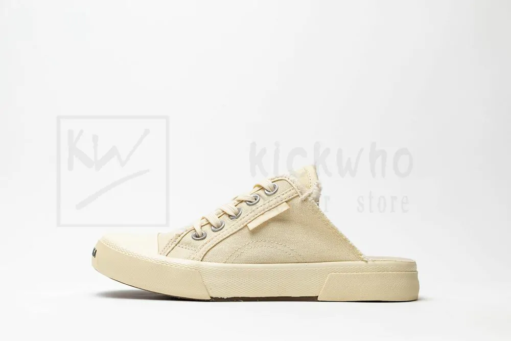Ba*len*cia*ga paris sneaker mule in white