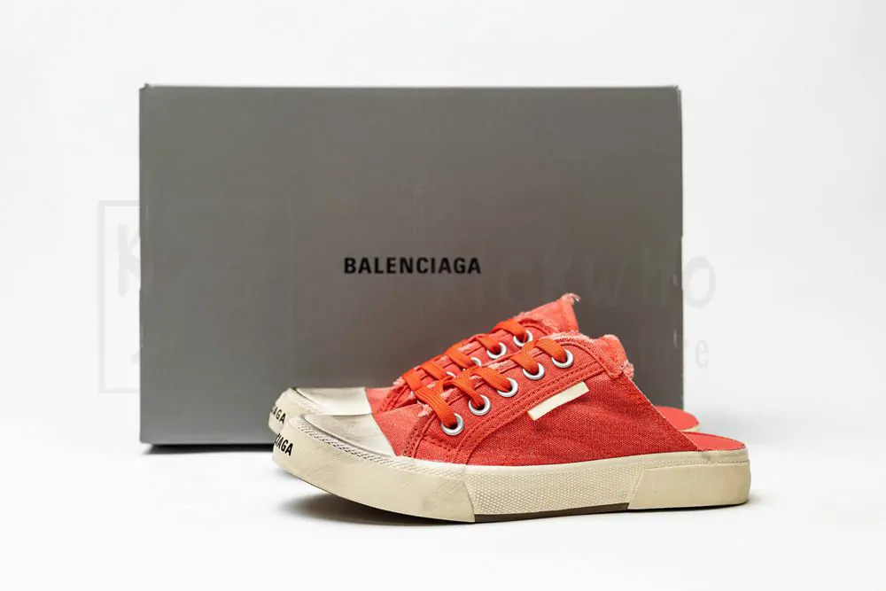 Ba*len*cia*ga paris sneaker mule in red