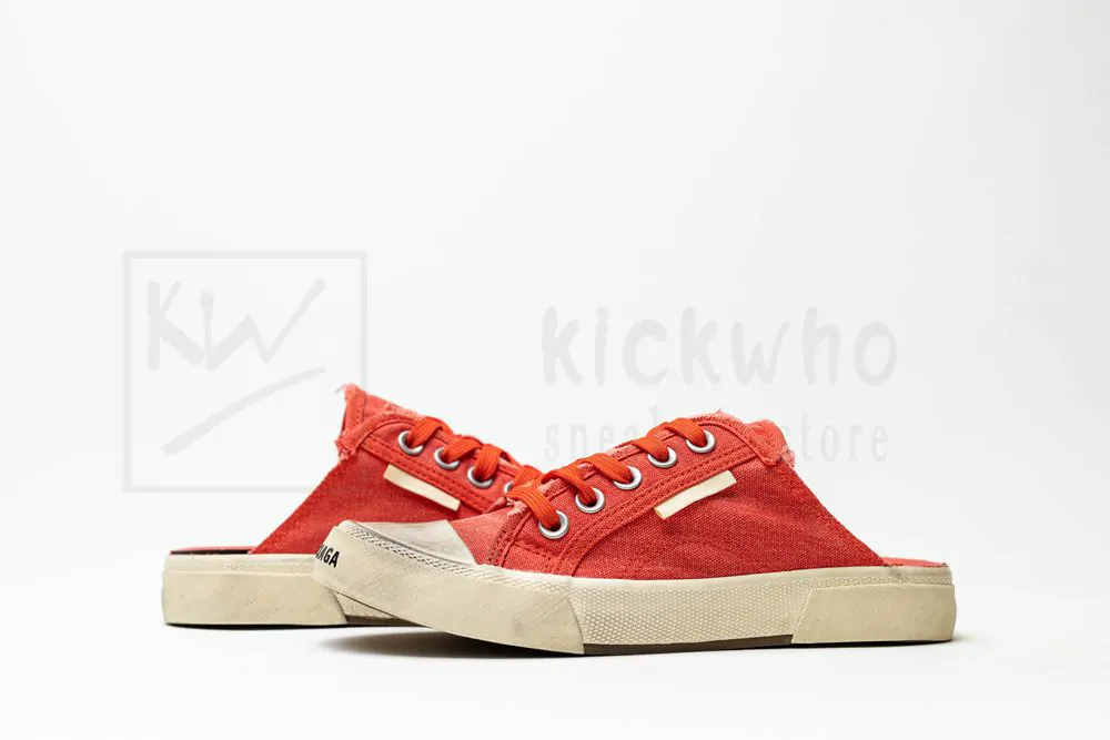 Ba*len*cia*ga paris sneaker mule in red