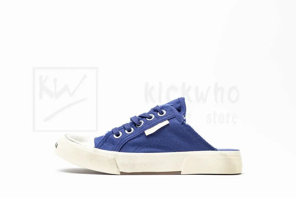 Ba*len*cia*ga paris sneaker mule in blue