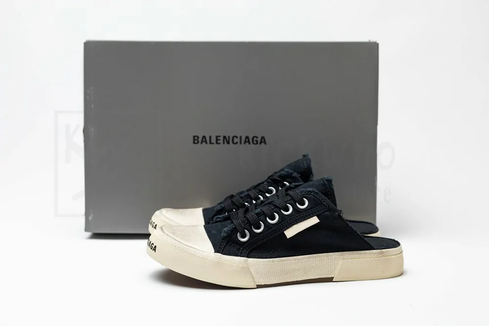 Ba*len*cia*ga paris sneaker mule in black