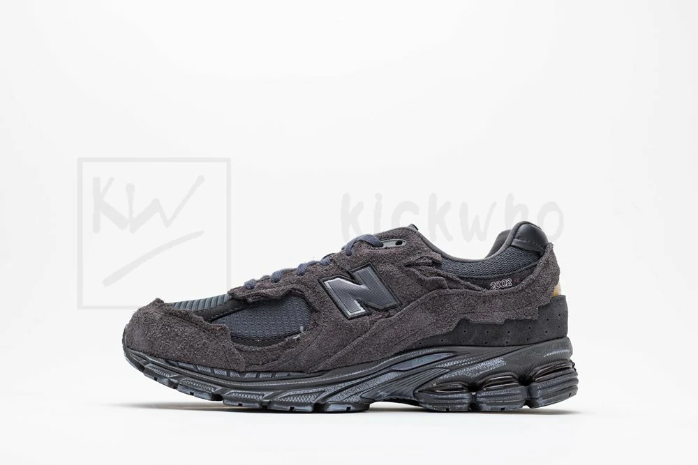 new balance 2002r
