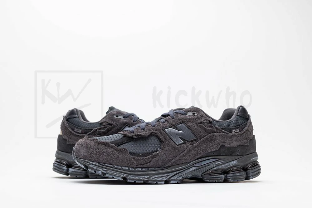 new balance 2002r