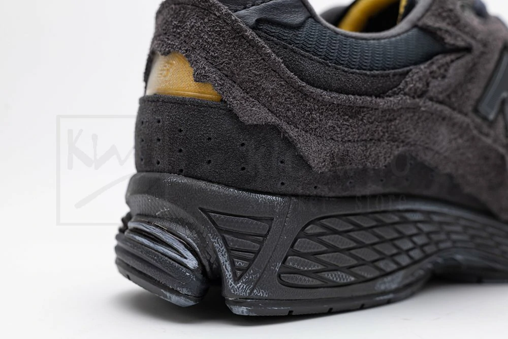 new balance 2002r
