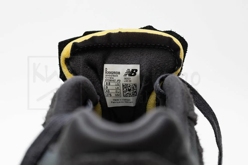 new balance 2002r
