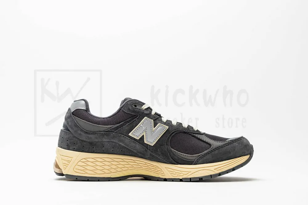 new balance 2002r