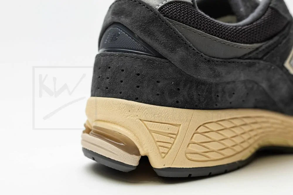 new balance 2002r