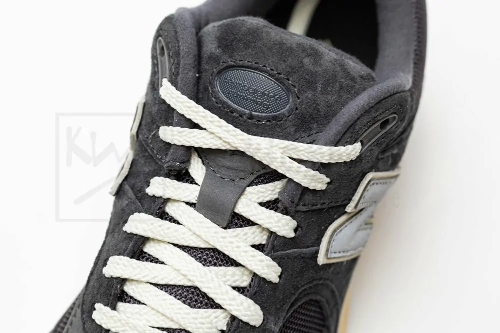 new balance 2002r