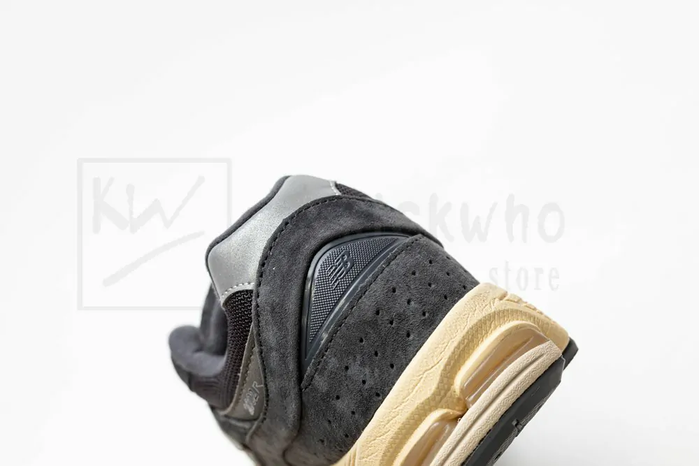 new balance 2002r