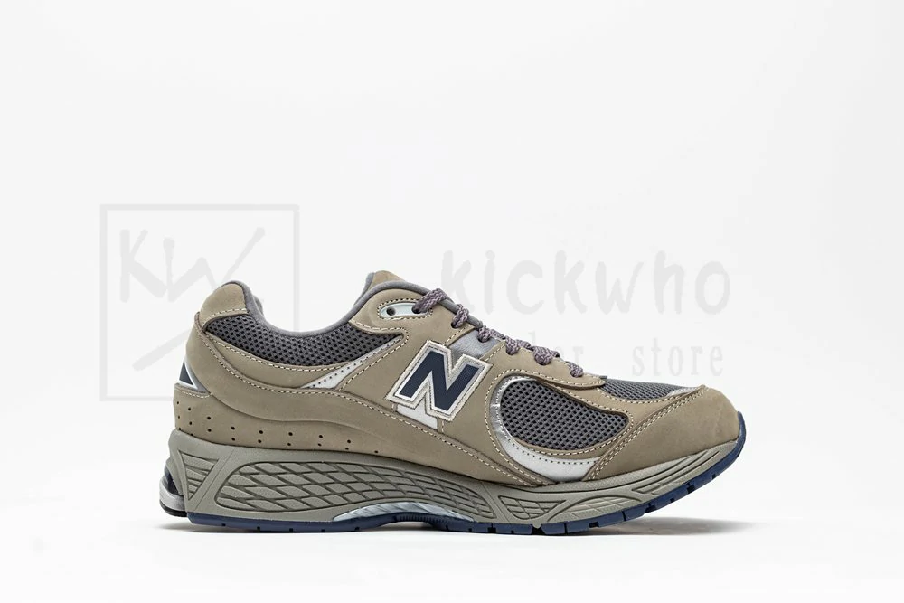 new balance 2002r og