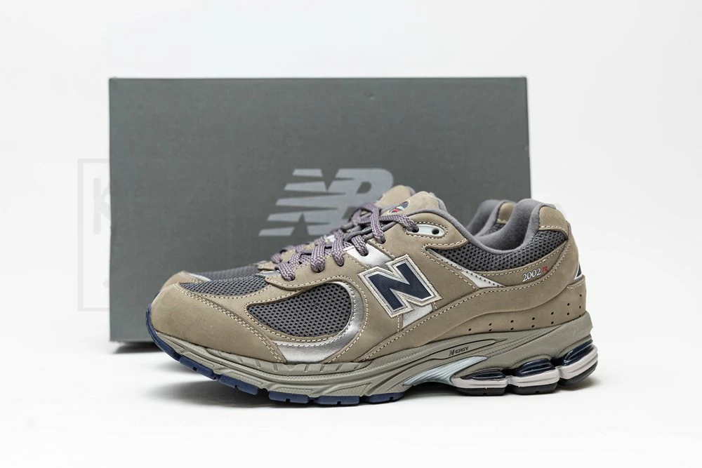 new balance 2002r og