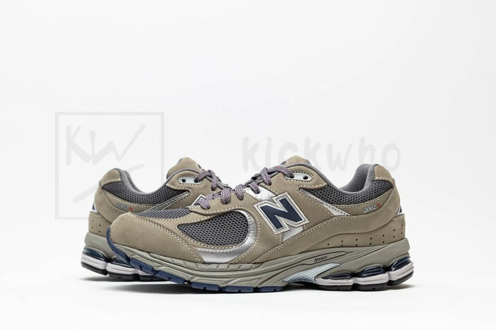 new balance 2002r og