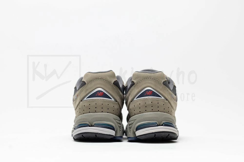 new balance 2002r og