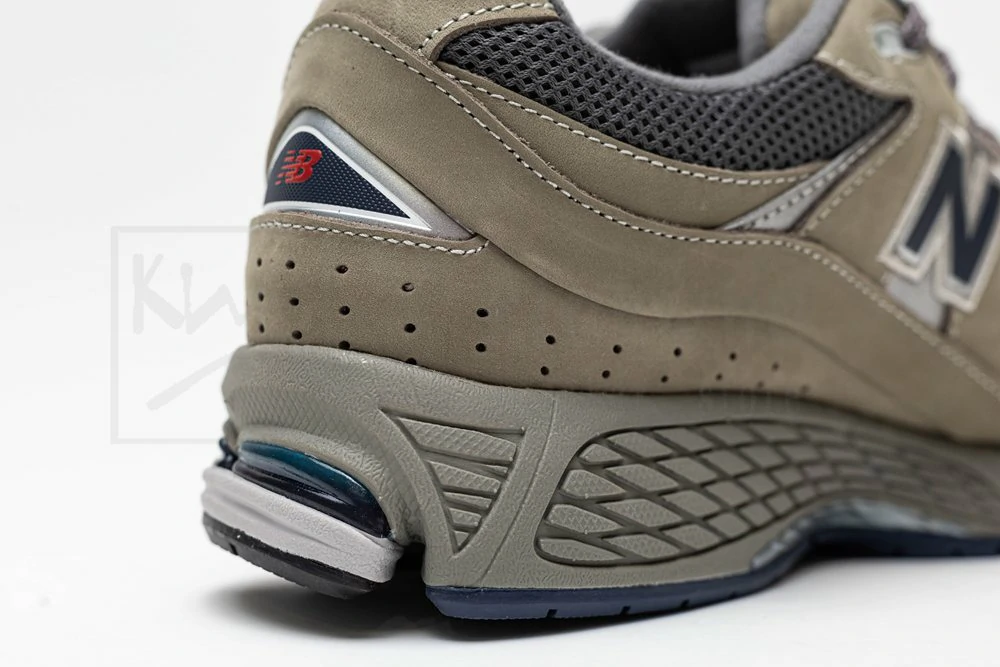 new balance 2002r og