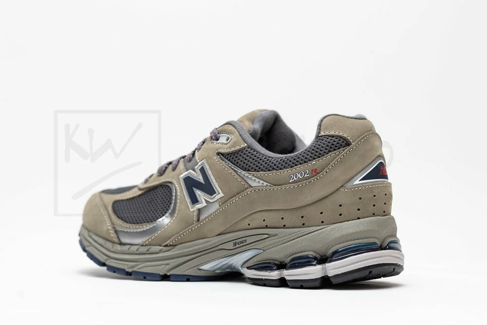 new balance 2002r og