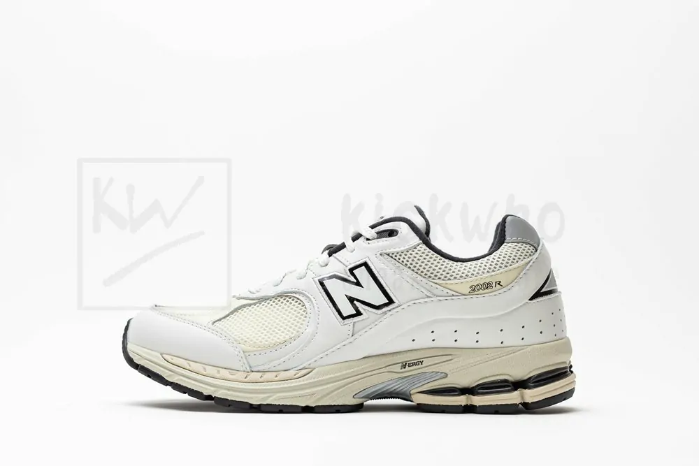 new balance 2002r