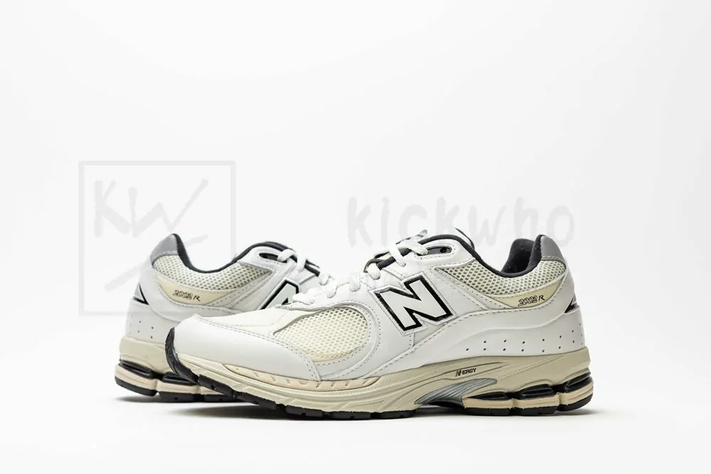 new balance 2002r