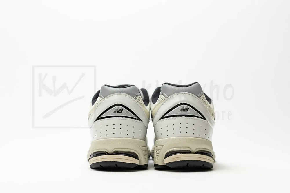 new balance 2002r
