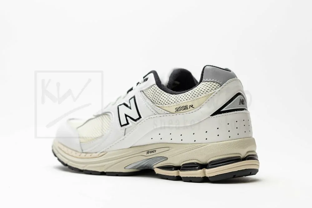 new balance 2002r