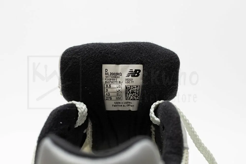 new balance 2002r