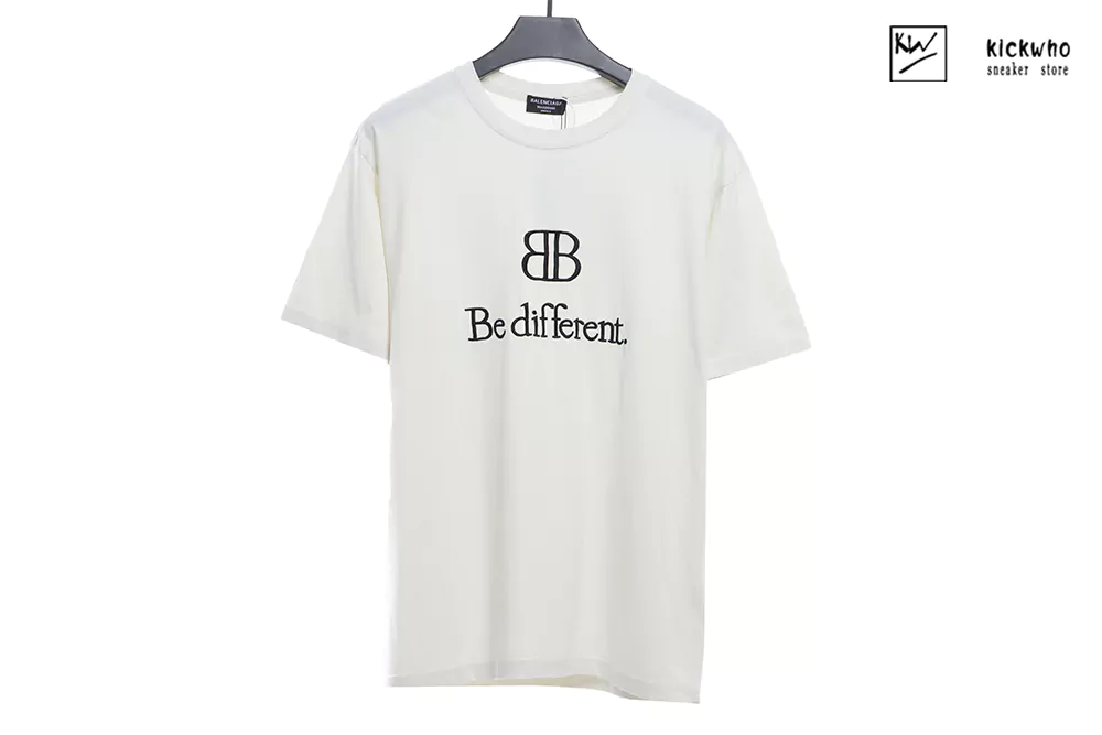 Ba*len*cia*ga white ''be different'' t-shirt